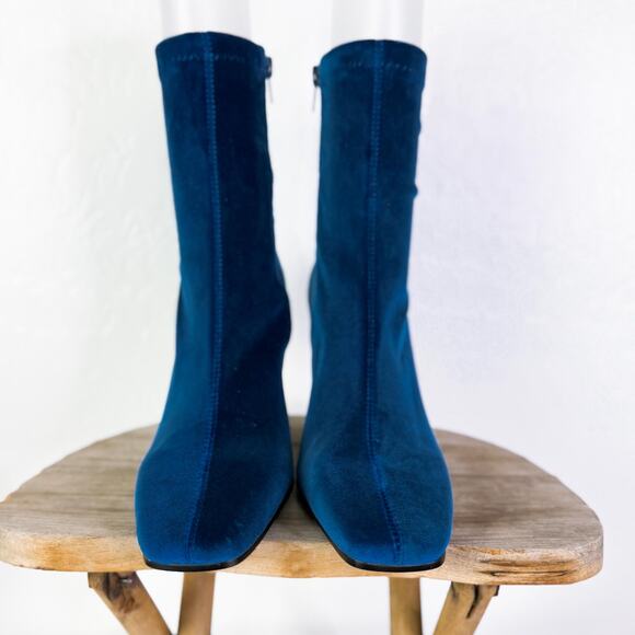 Steve Madden Whimsigoth Goth Velvet Vinka Square Toe Ankle Boots Blue Size 6 NEW - Picture 3 of 9